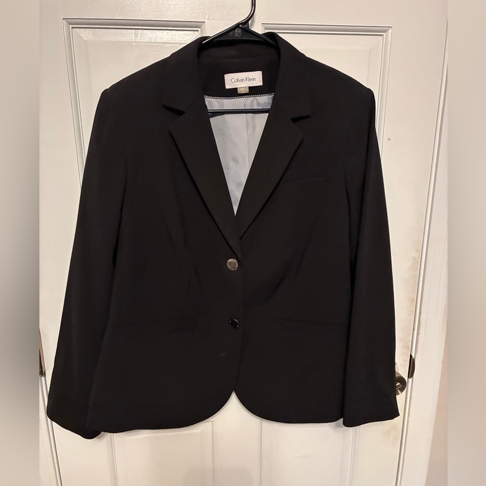 Calvin Klein women’s blazer, black, size 16W.